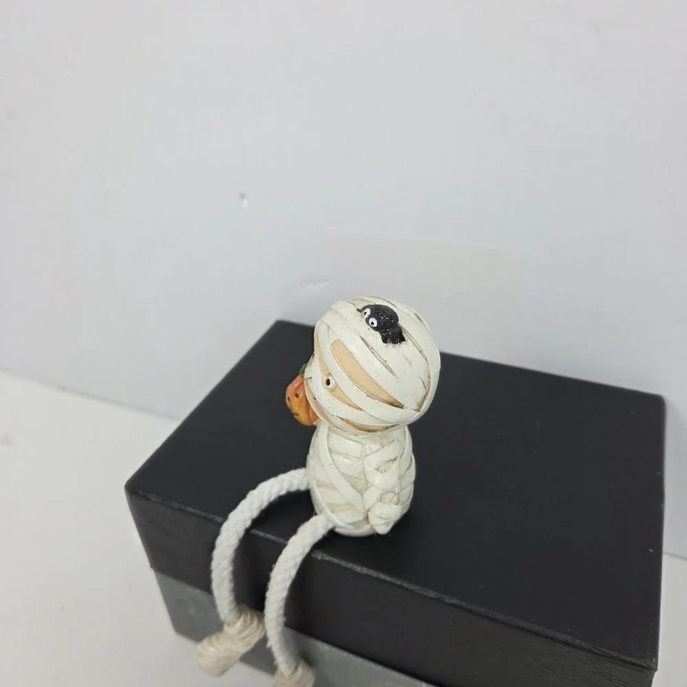 Vtg RARE Mummy Holding Pumpkin Sitting on Shelf 6